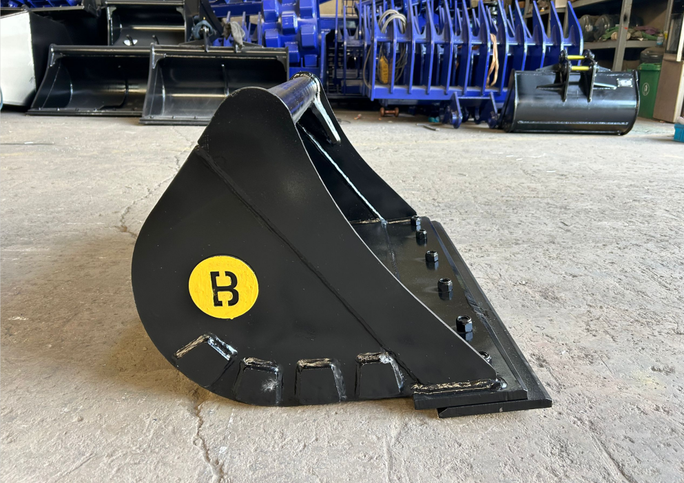 Durable 32" Clean up Bucket Fits Kubota 17 Wedge Coupler - heavy equipment from Bully Dog Equipment.