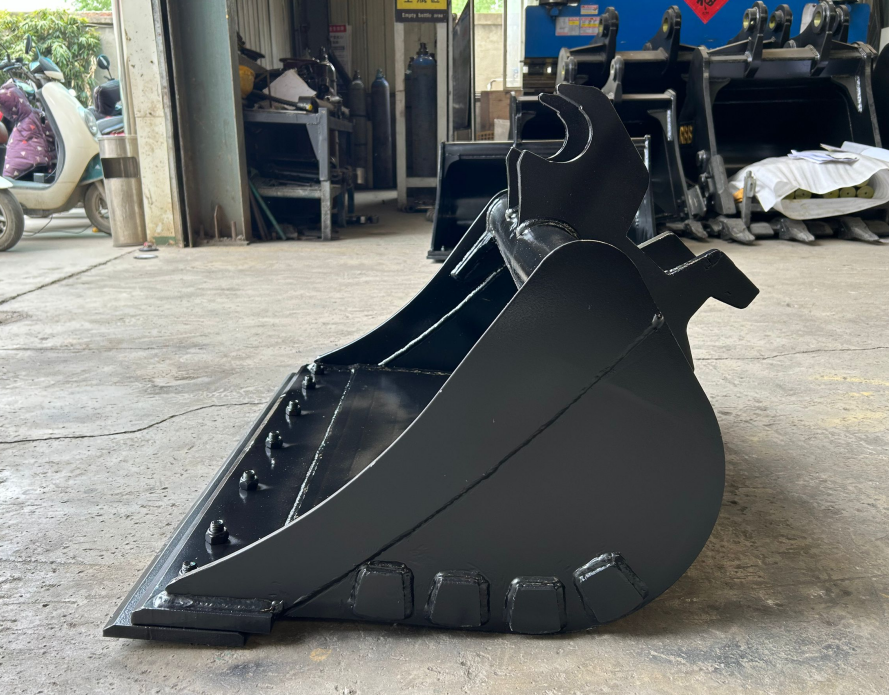 36" Clean up Bucket Fits John Deere 26 - John Deere 35 Wedge for sale at Bully Dog Equipment in Vancouver, BC.