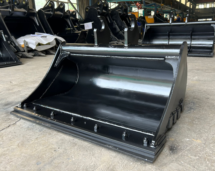 High-quality 36" Clean up Bucket Fits John Deere 26 - John Deere 35 Wedge available at Bully Dog Equipment.