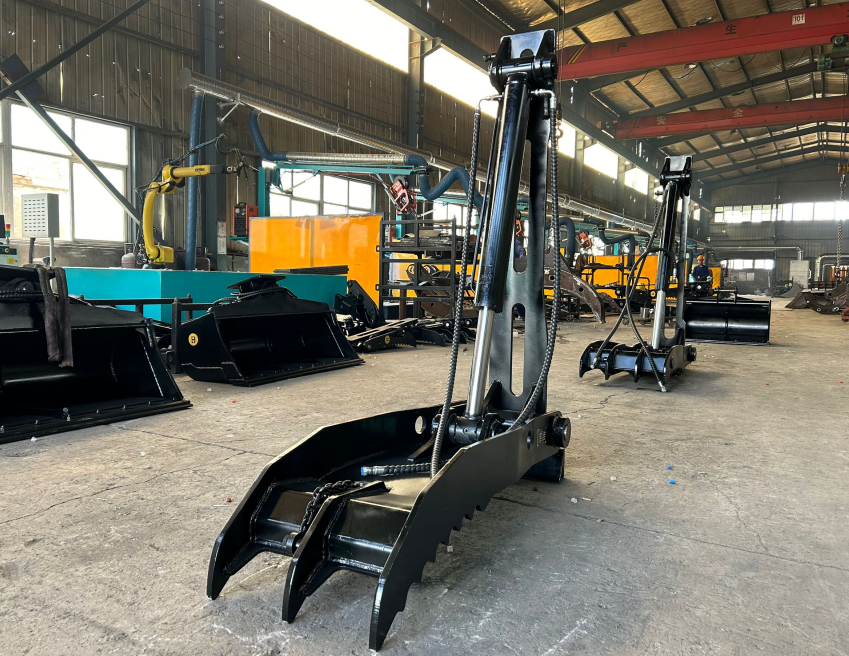 A reliable 50" Hydraulic Thumb for 12-17 Ton Excavator Attachment from Bully Dog Equipment in Vancouver.