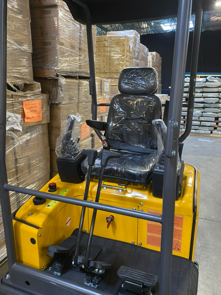 A reliable 45" Hydraulic Thumb for 8 - 12 Ton Excavator from Bully Dog Equipment in Vancouver.