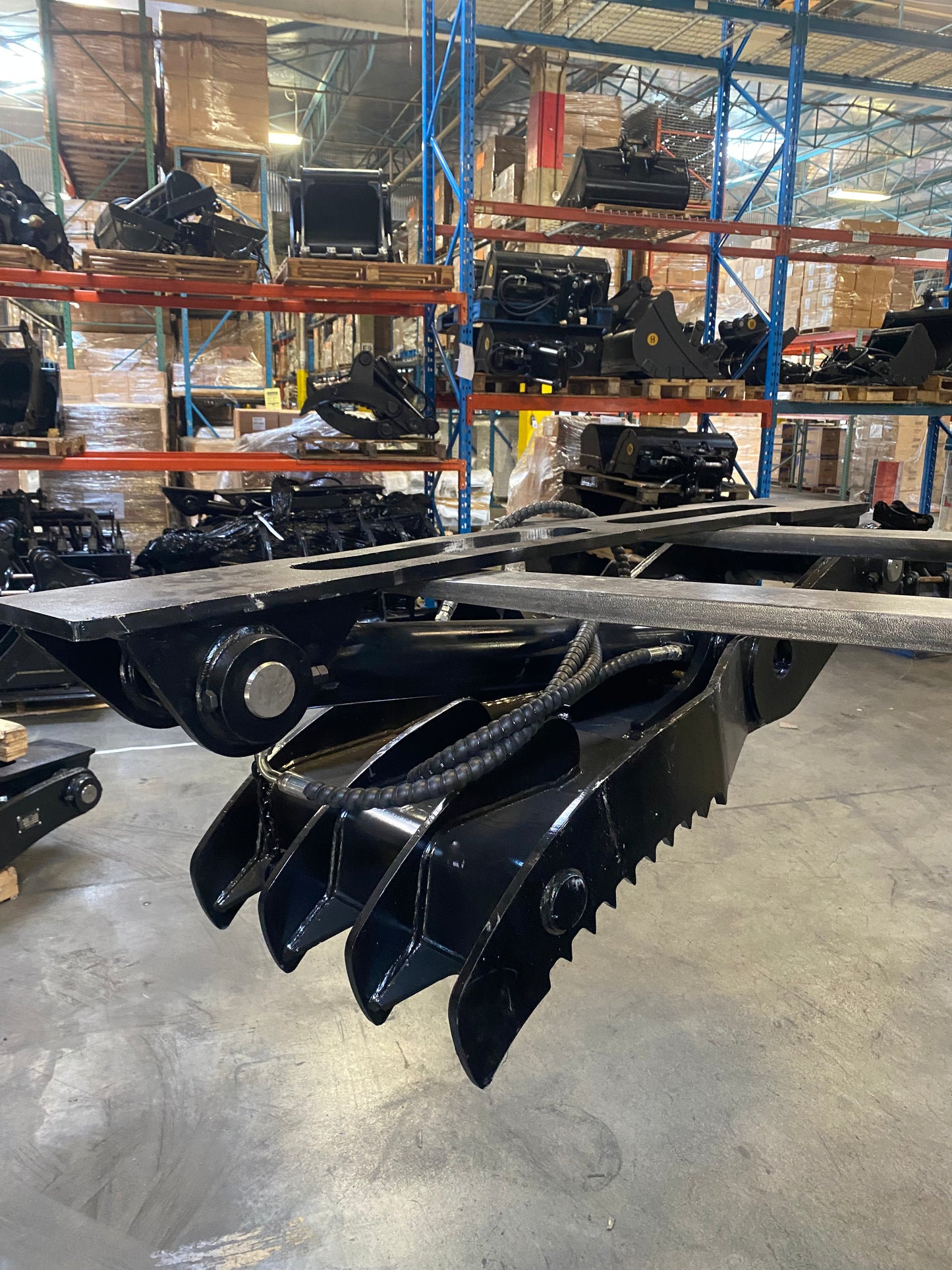 Excavator Attachment - 60" Hydraulic Thumb for 17-25 Ton Excavator