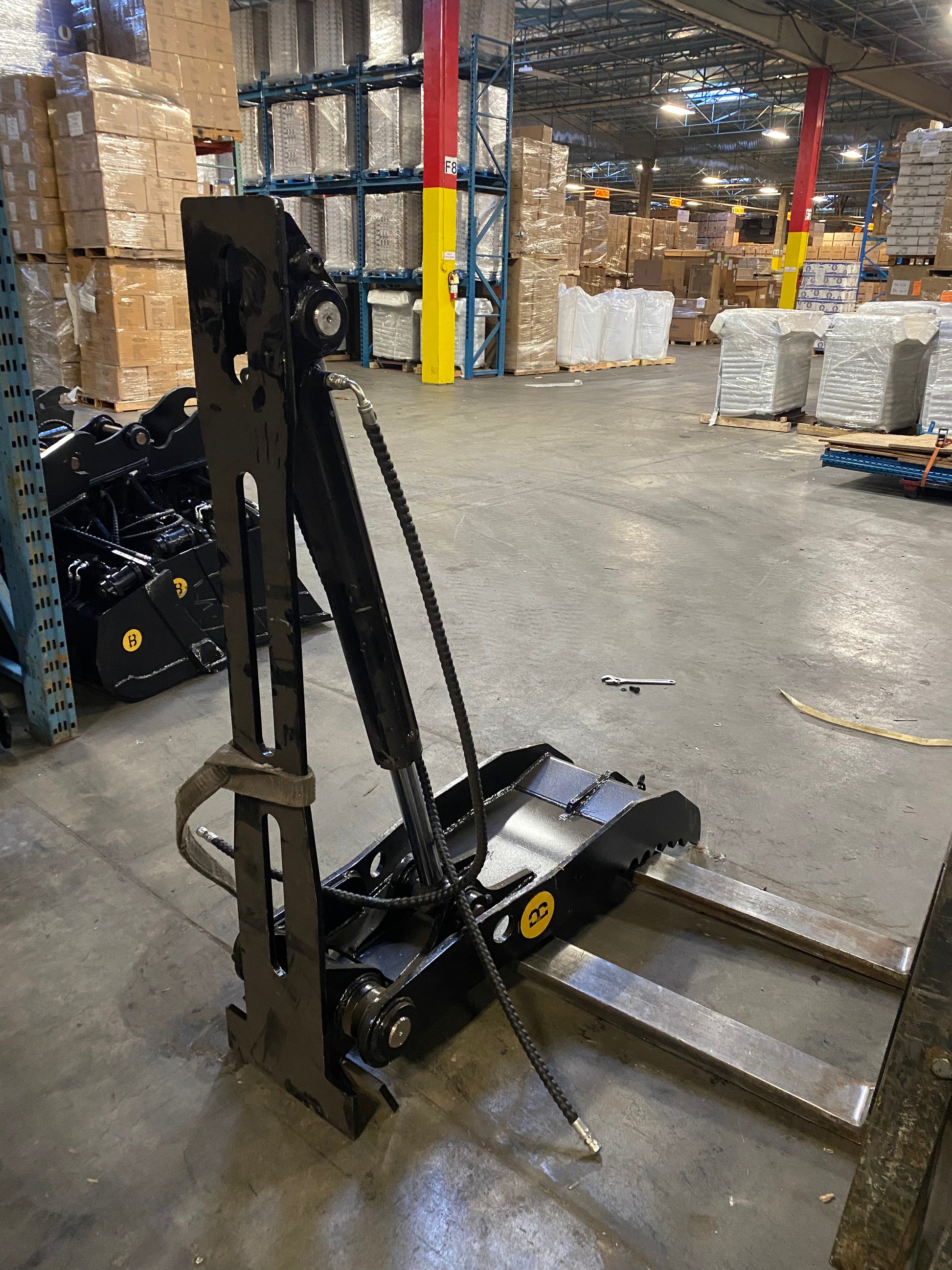 45" Hydraulic Thumb for 8 - 12 Ton Excavator - construction equipment available in Vancouver, BC.