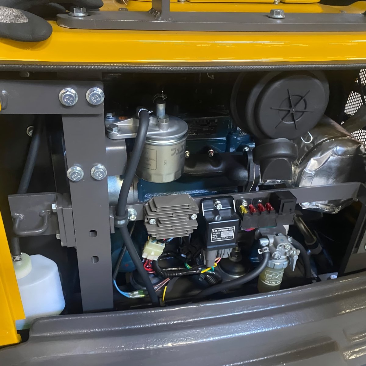 1.8 ton Roof Excavator with Kubota Diesel Engine - Bully Dog Equipment