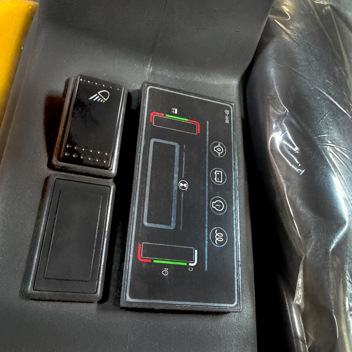 1.8 ton Roof Excavator with Kubota Diesel Engine - Bully Dog Equipment