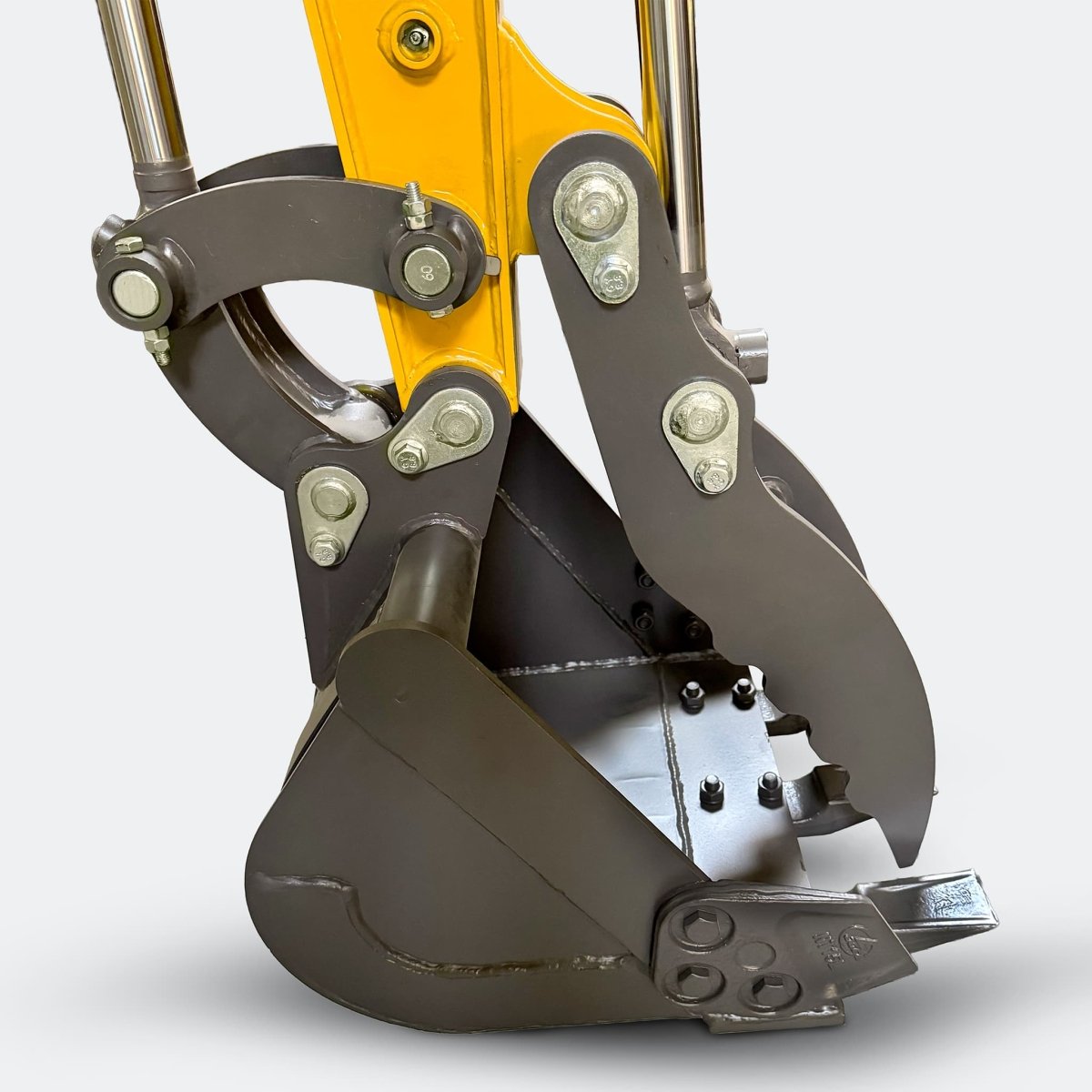 1.8 ton Roof Excavator with Kubota Diesel Engine - Bully Dog Equipment