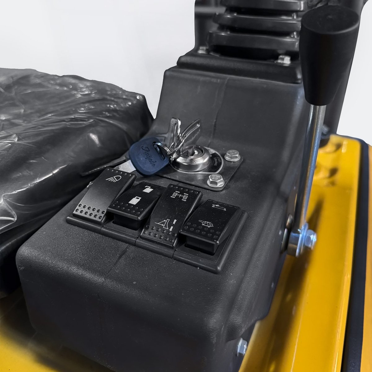 2 ton Roof Excavator 2 Speed Drive Motors with Kubota Diesel Engine - Bully Dog Equipment