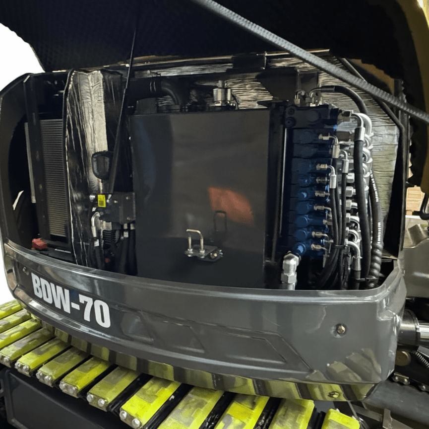 7 ton Closed Cab Excavator with Kubota Diesel Engine and in Cab Heater - Bully Dog Equipment