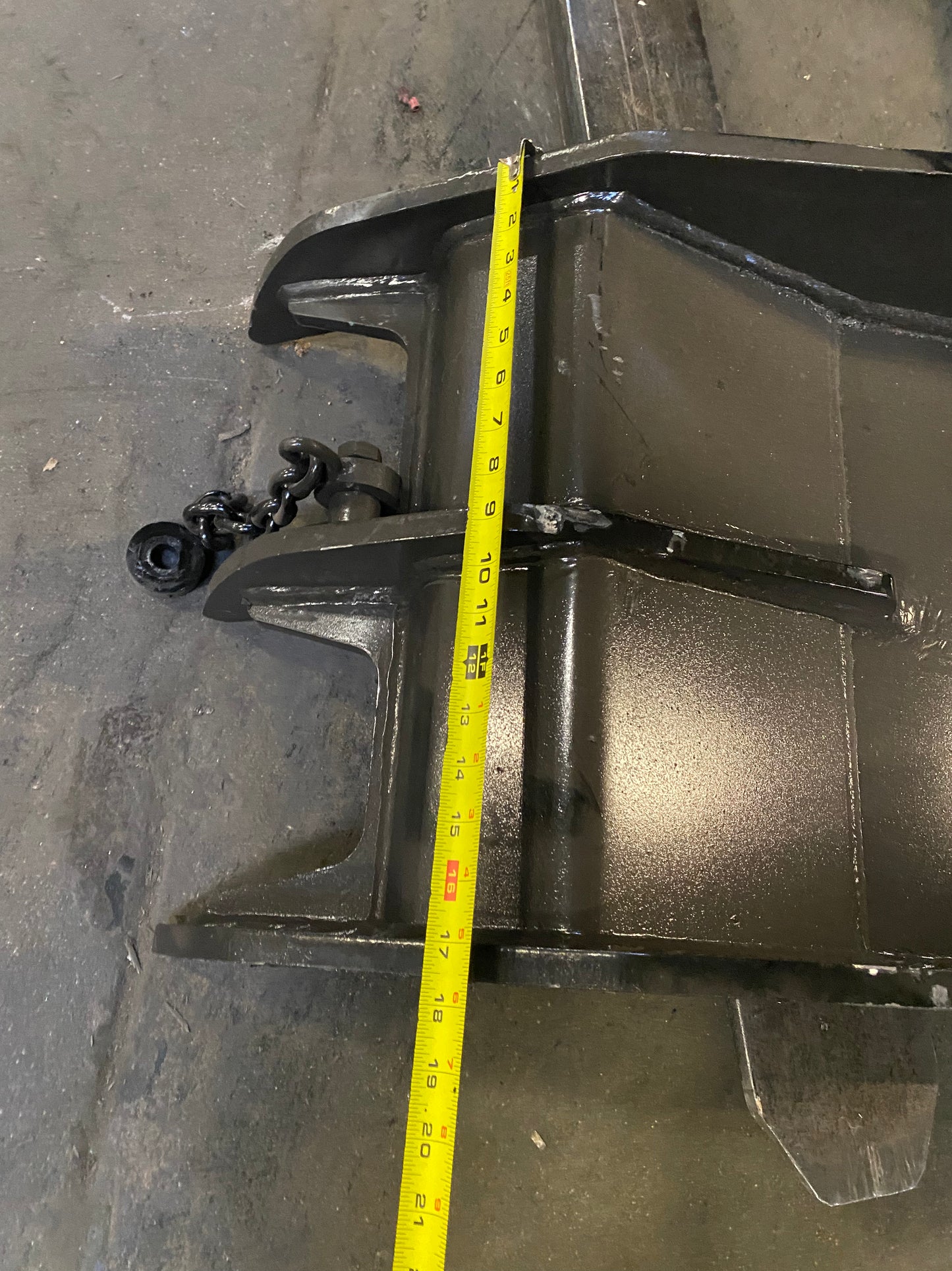 45" Hydraulic Thumb for 8 - 12 Ton Excavator