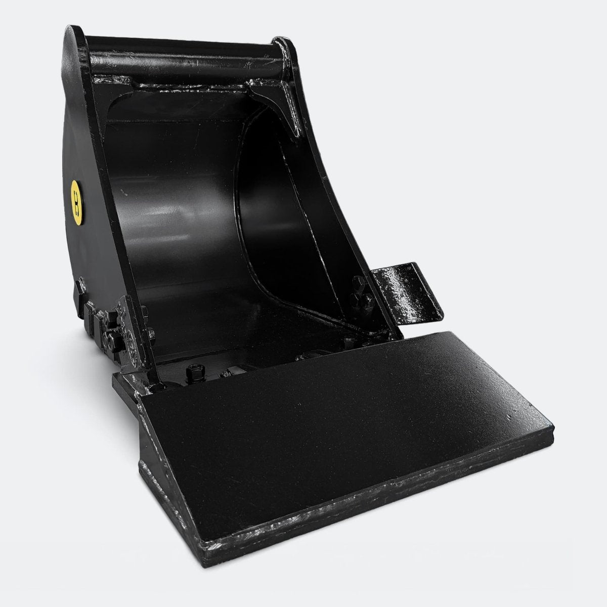 Excavator Bucket: 18" Digging Bucket, 5 ton – 6 ton Excavator - John Deere 50–60 wedge (WBM 50) - Bully Dog Equipment