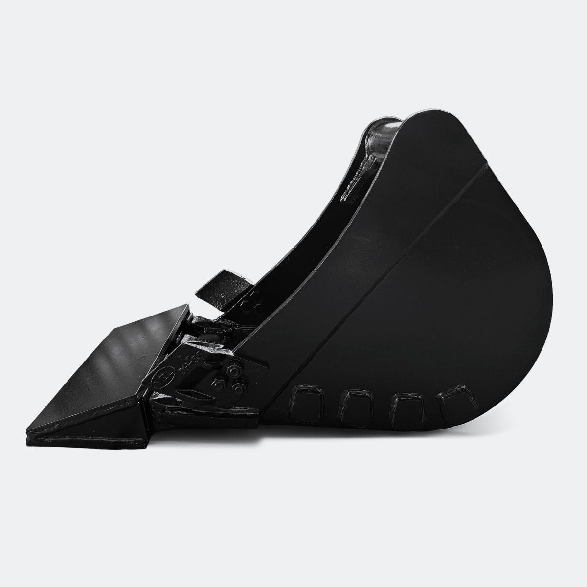 Excavator Bucket: 18" Digging Bucket, 5 ton – 6 ton Excavator - John Deere 50–60 wedge (WBM 50) - Bully Dog Equipment